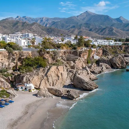 Apto Cerca De La Playa Torrecilla En Nerja, En Almirante Carranza 17 Нерха
